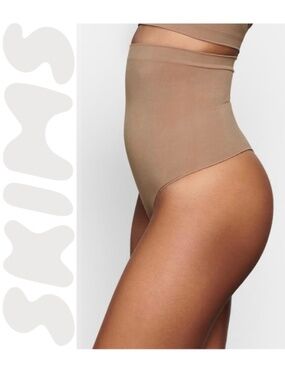 SKIMS Seamless Sculpt High Waisted Thong Small Sienna Brown NWOT Shapewear
